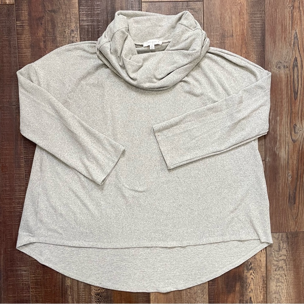 Umgee turtle neck top